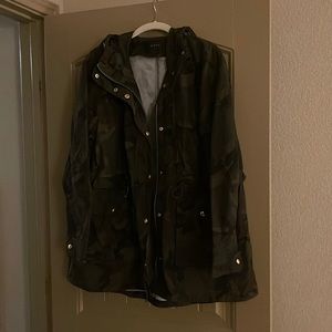 j.crew rain jacket. camo print. size XL
